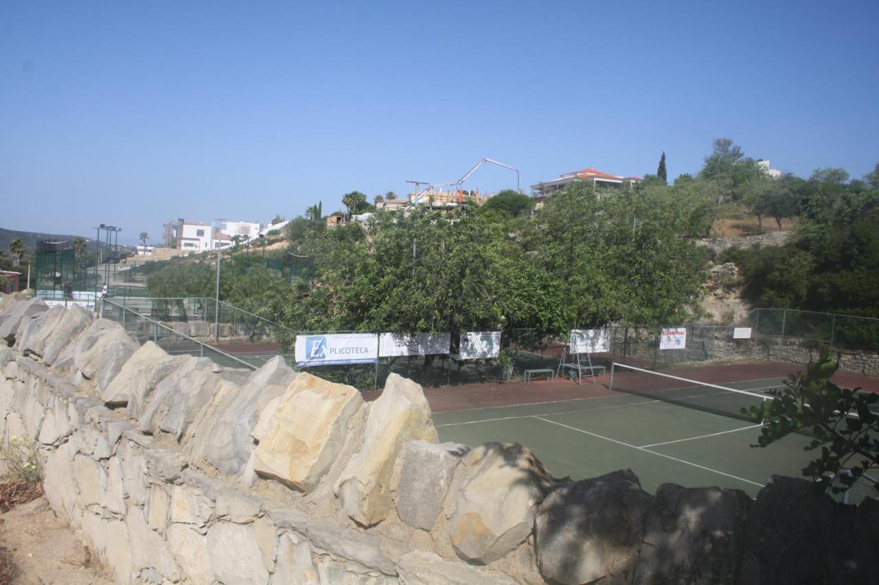 Rustic Villa Guesthouse Santa Barbara de Nexe Bagian luar foto