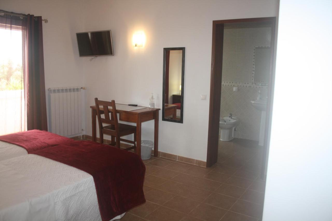 Rustic Villa Guesthouse Santa Barbara de Nexe Bagian luar foto