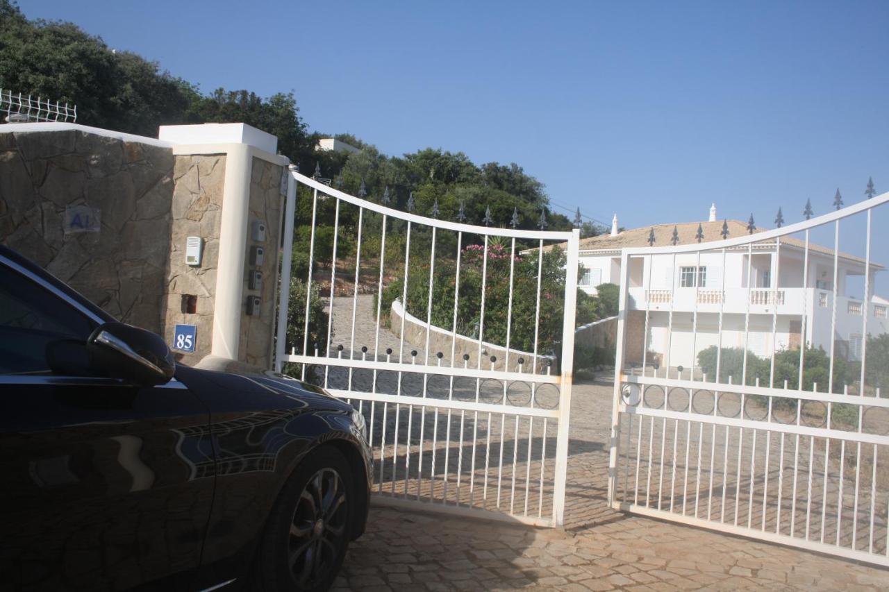 Rustic Villa Guesthouse Santa Barbara de Nexe Bagian luar foto