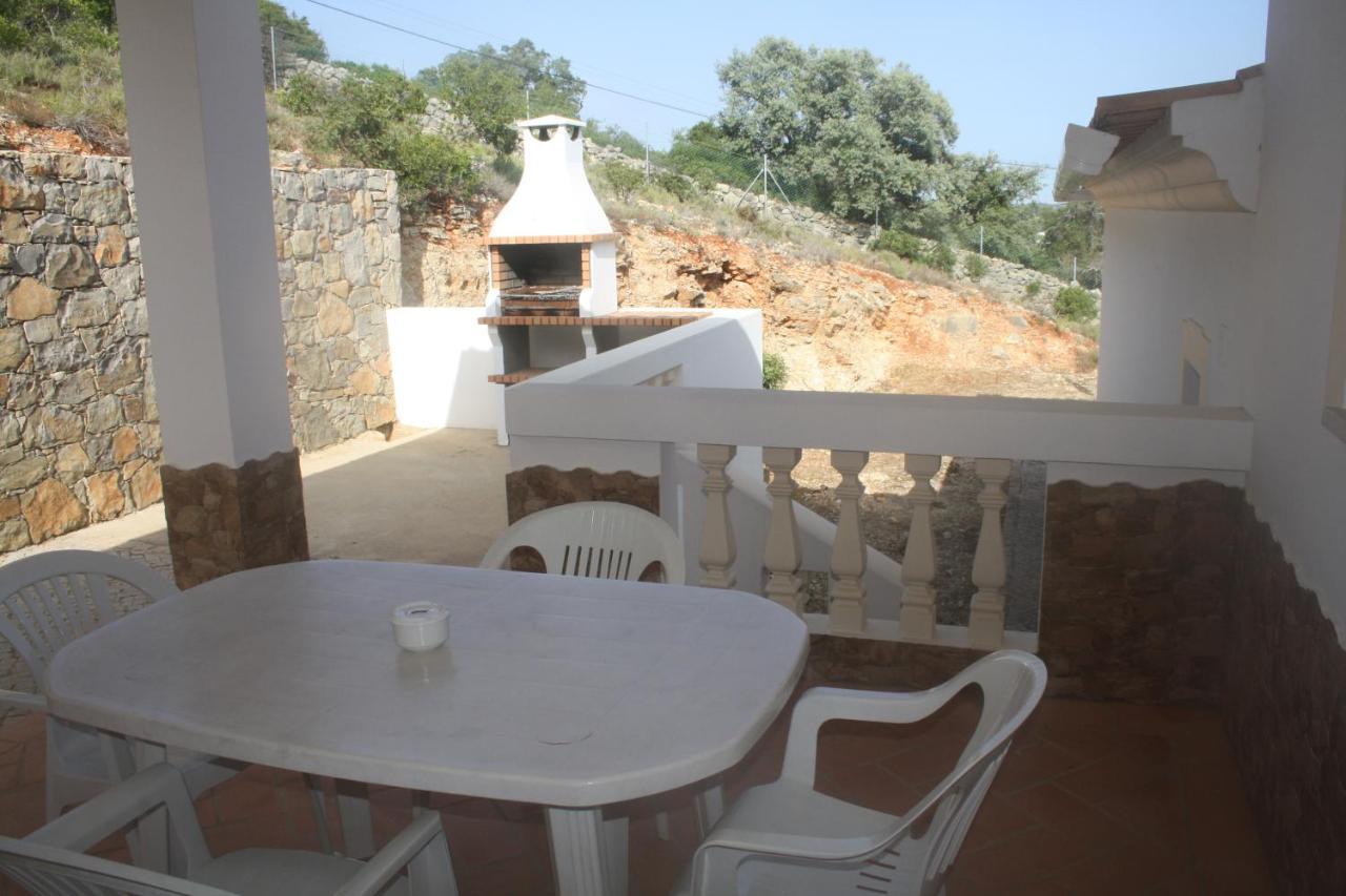 Rustic Villa Guesthouse Santa Barbara de Nexe Bagian luar foto