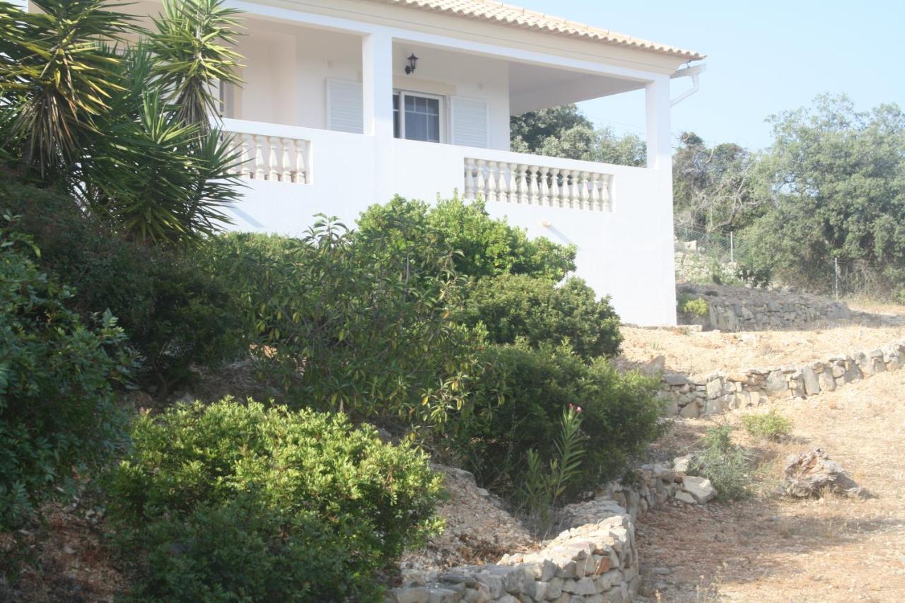Rustic Villa Guesthouse Santa Barbara de Nexe Bagian luar foto